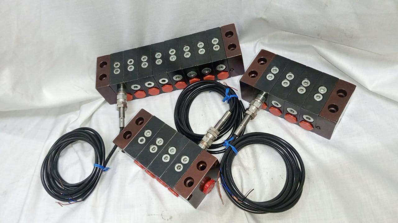 PROGRESSIVE DISTRIBUTOR BLOCKS (OIL & GREASE)